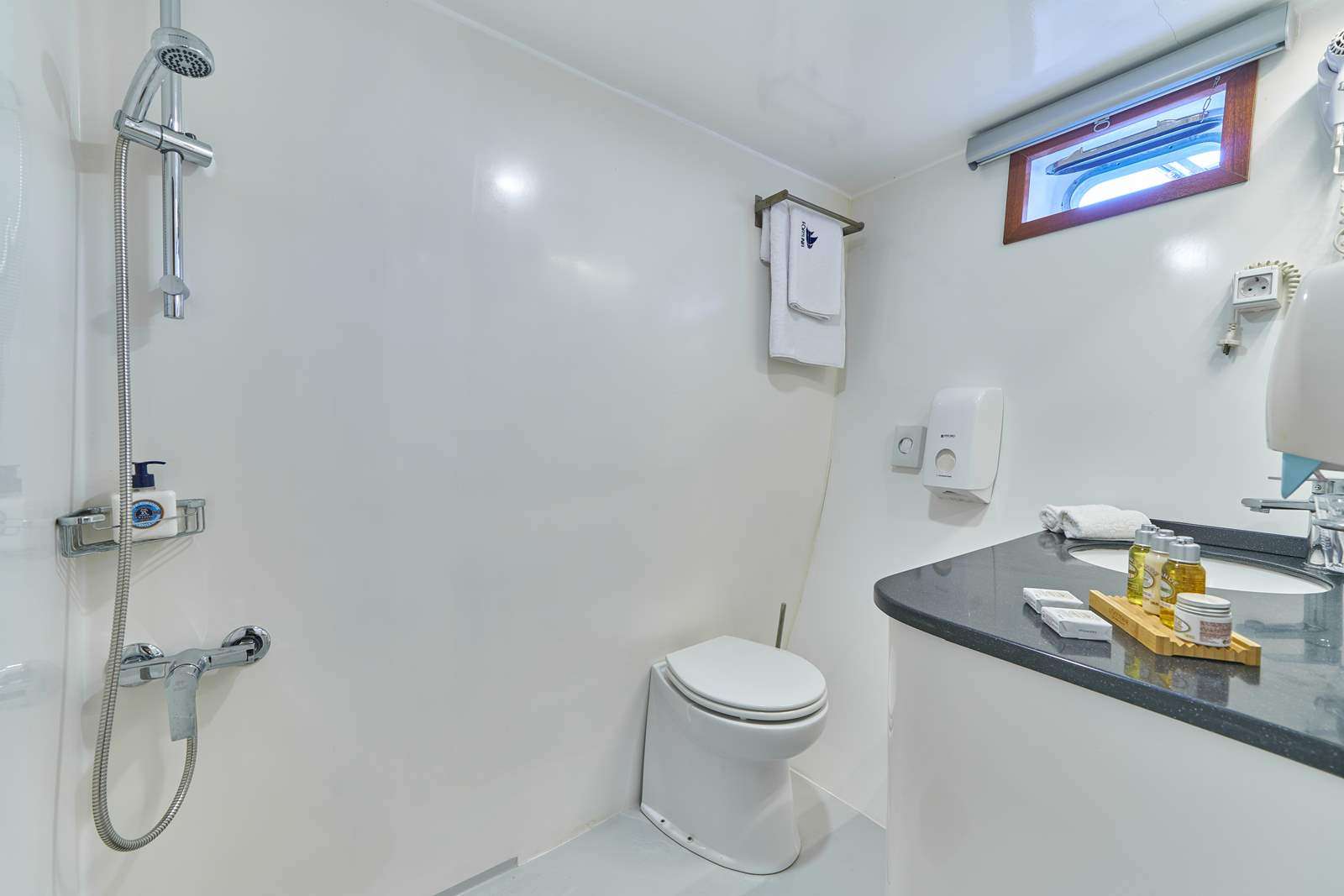 Charter Yacht FORTUNA - Aegean Build 108 - 7 Cabins - Split - Zadar - Croatia