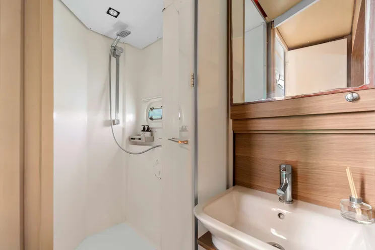 Charter Yacht GALAXSEA - Bali 5.4 - 4 Cabins - St Thomas - St John - USVI - BVI