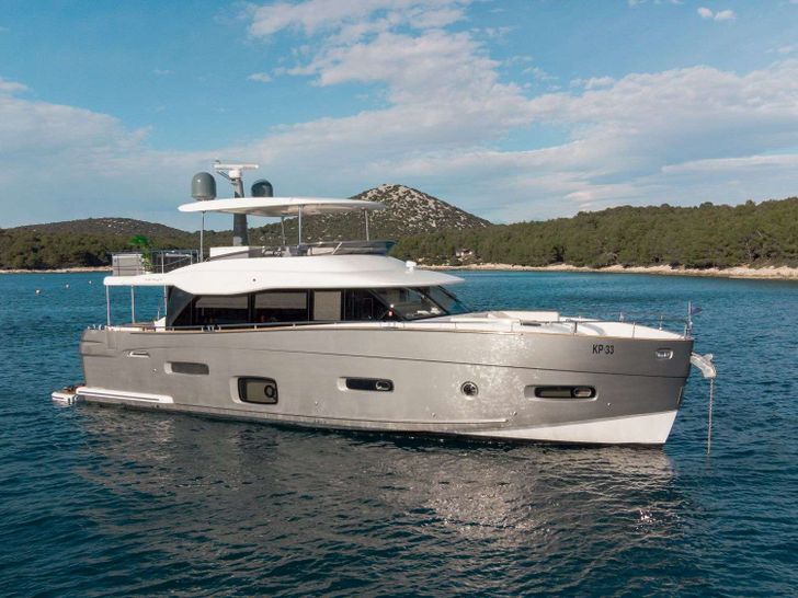 BOLLINGER Azimut Magellano 66 Crewed Motor Yacht