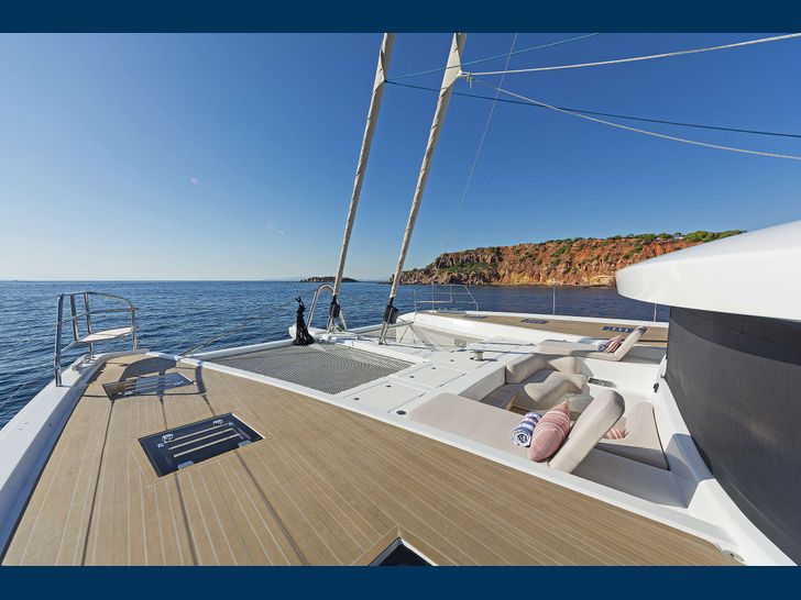 DAIQUIRI Lagoon 65 foredeck bronzing and lounging area