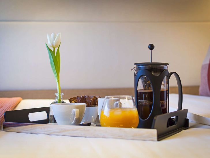 DAIQUIRI Lagoon 65 - breakfast in bed DAIQUIRI Lagoon 65 - breakfast in bed