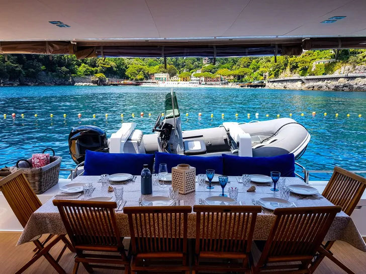 VIDA BOA II Fountaine Pajot Ipanema 58 - alfresco dining area VIDA BOA II Fountaine Pajot Ipanema 58 - alfresco dining area