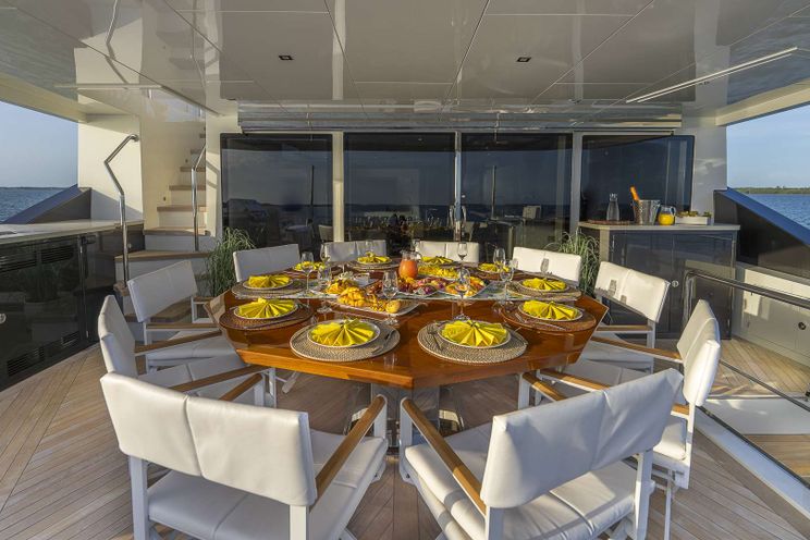 Charter Yacht ENTREPRENEUR - Ocean Alexander 35R - 5 Cabins - Nassau - Exumas - Bahamas