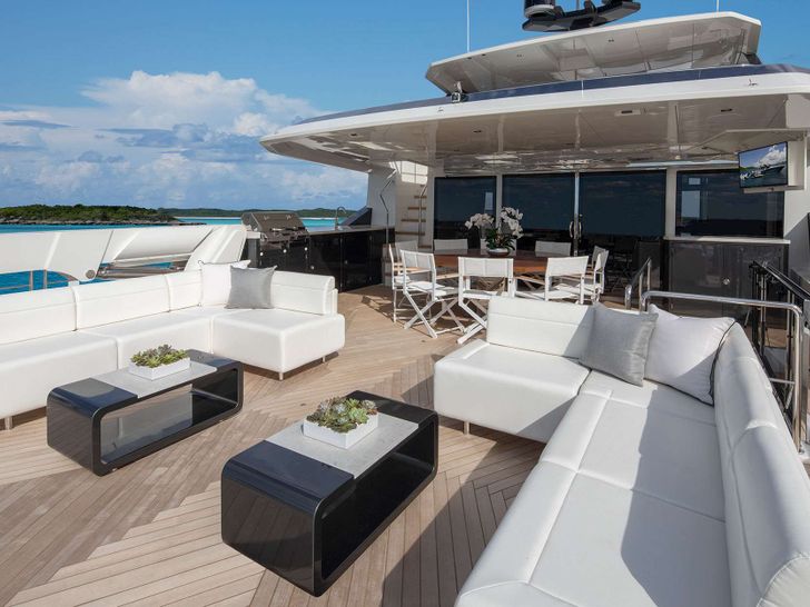 ENTREPRENEUR Ocean Alexander 35R - sky deck ENTREPRENEUR Ocean Alexander 35R - sky deck