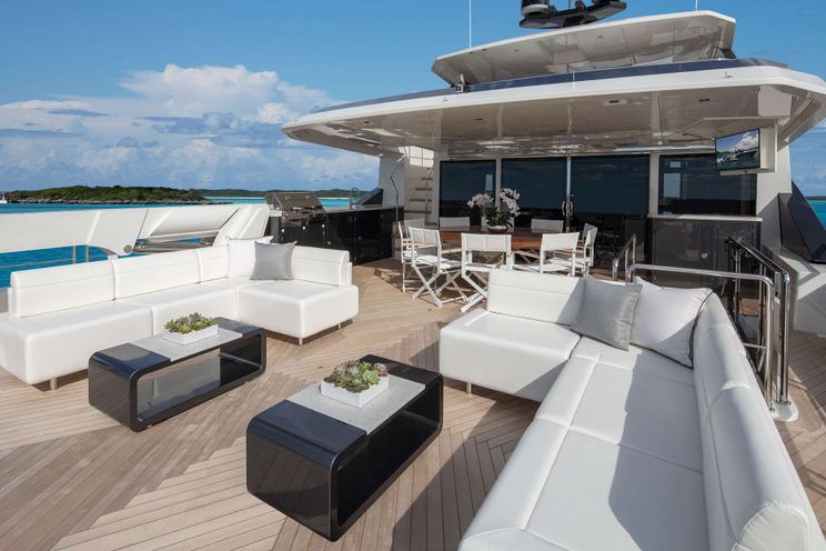 Charter Yacht ENTREPRENEUR - Ocean Alexander 35R - 5 Cabins - Nassau - Exumas - Bahamas