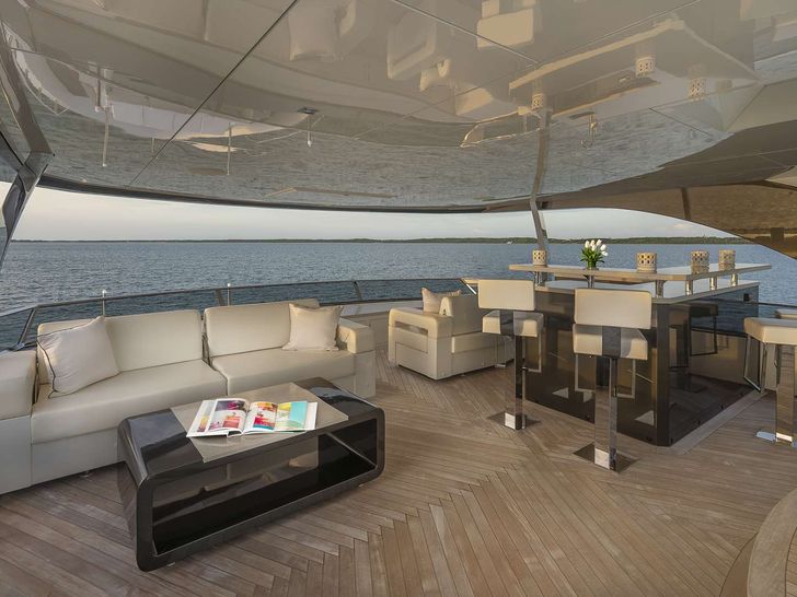 ENTREPRENEUR Ocean Alexander 35R - sun deck seating and bar area ENTREPRENEUR Ocean Alexander 35R - sun deck seating and bar area