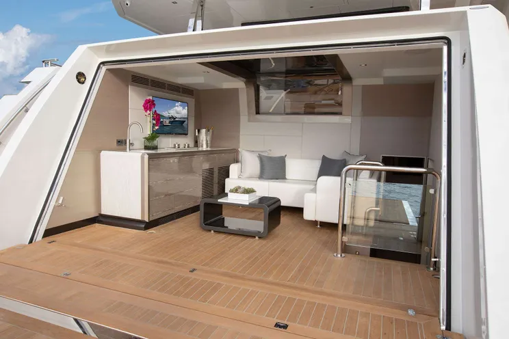 Charter Yacht ENTREPRENEUR - Ocean Alexander 35R - 5 Cabins - Nassau - Exumas - Bahamas
