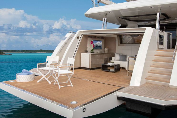 Charter Yacht ENTREPRENEUR - Ocean Alexander 35R - 5 Cabins - Nassau - Exumas - Bahamas
