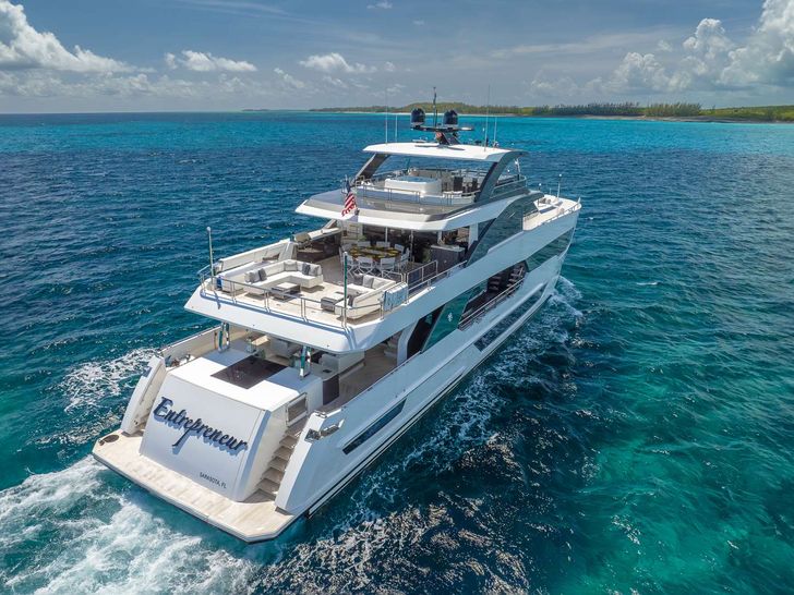 ENTREPRENEUR Ocean Alexander 35R - aft cruising ENTREPRENEUR Ocean Alexander 35R - aft cruising