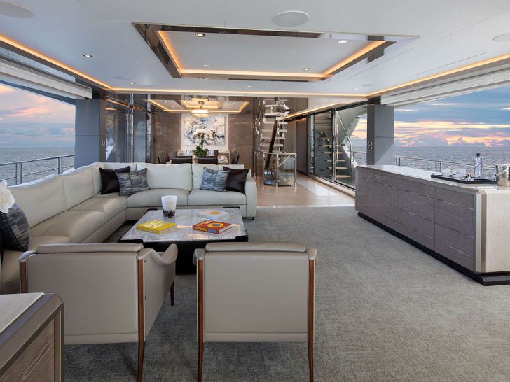 ENTREPRENEUR Ocean Alexander 35R - main saloon ENTREPRENEUR Ocean Alexander 35R - main saloon