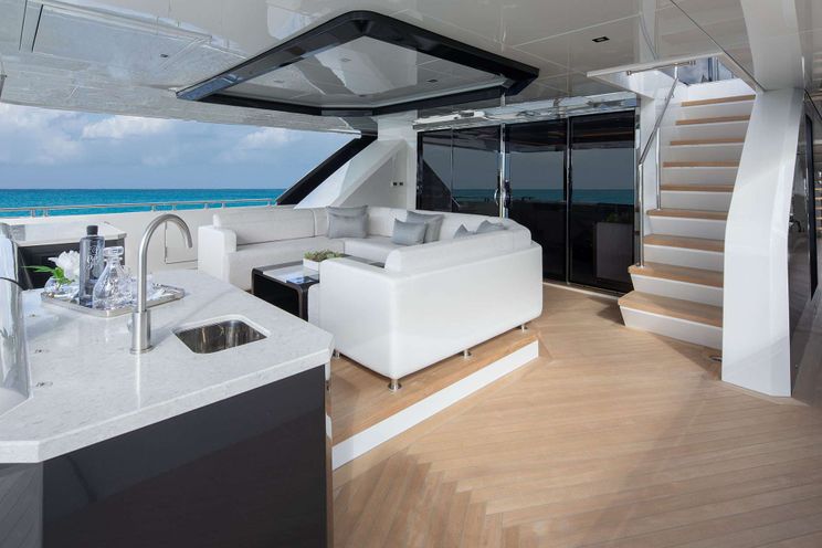 Charter Yacht ENTREPRENEUR - Ocean Alexander 35R - 5 Cabins - Nassau - Exumas - Bahamas