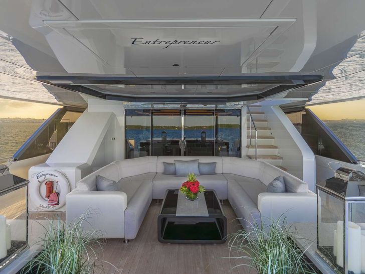 ENTREPRENEUR Ocean Alexander 35R - main aft deck lounge ENTREPRENEUR Ocean Alexander 35R - main aft deck lounge