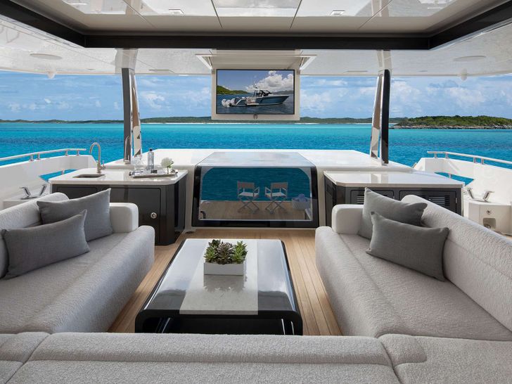 ENTREPRENEUR Ocean Alexander 35R - main aft deck seating other angle ENTREPRENEUR Ocean Alexander 35R - main aft deck seating other angle