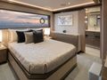 ENTREPRENEUR Ocean Alexander 35R VIP queen cabin