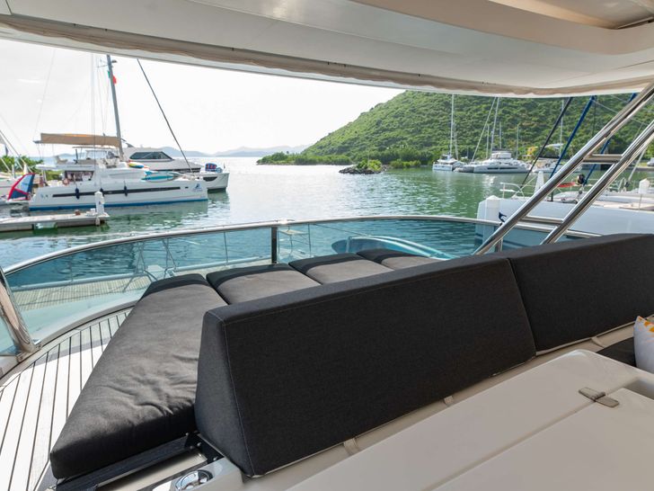 PHILOTIMO Lagoon 63 - Flybridge Lounging PHILOTIMO Lagoon 63 - Flybridge Lounging