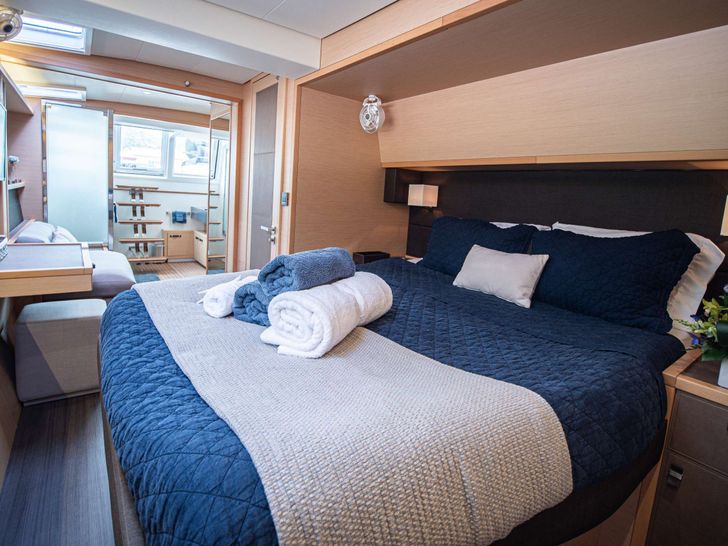 PHILOTIMO Lagoon 63 - Master Queen Guest Suite PHILOTIMO Lagoon 63 - Master Queen Guest Suite