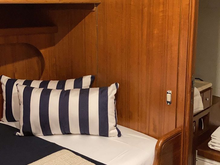 MALIZIA Perini Navi 25m - guest cabin MALIZIA Perini Navi 25m - guest cabin