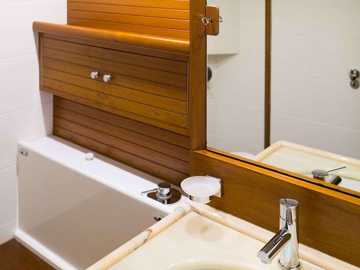 MALIZIA Perini Navi 25m - vanity unit MALIZIA Perini Navi 25m - vanity unit