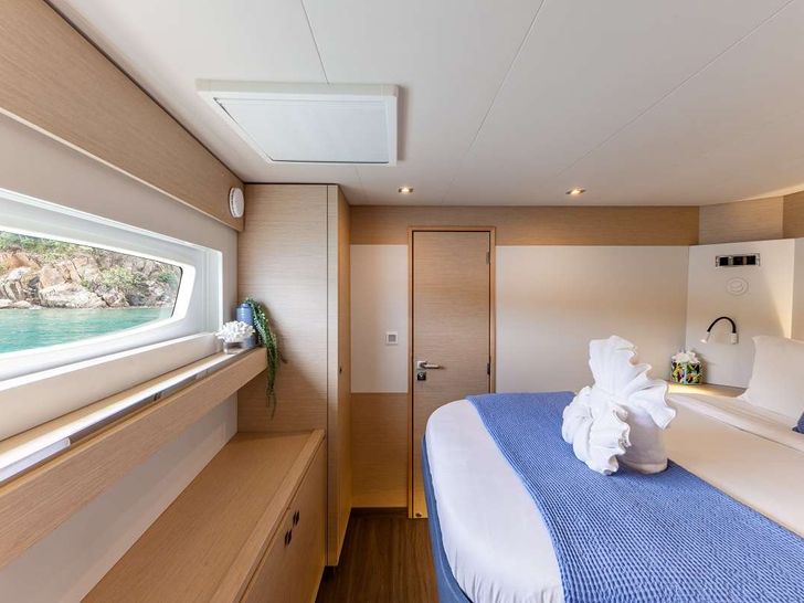 OLIVIA CHARLES Fountaine Pajot Ipanema 58 - VIP cabin OLIVIA CHARLES Fountaine Pajot Ipanema 58 - VIP cabin