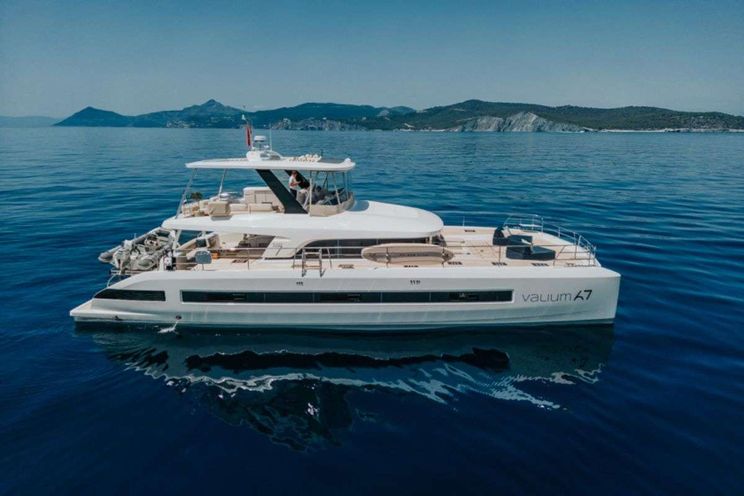 Charter Yacht VALIUM 67 - Lagoon Sixty 7 - 5 Cabins - Athens - Mykonos - Paros - Hydra - Naxos - Greece