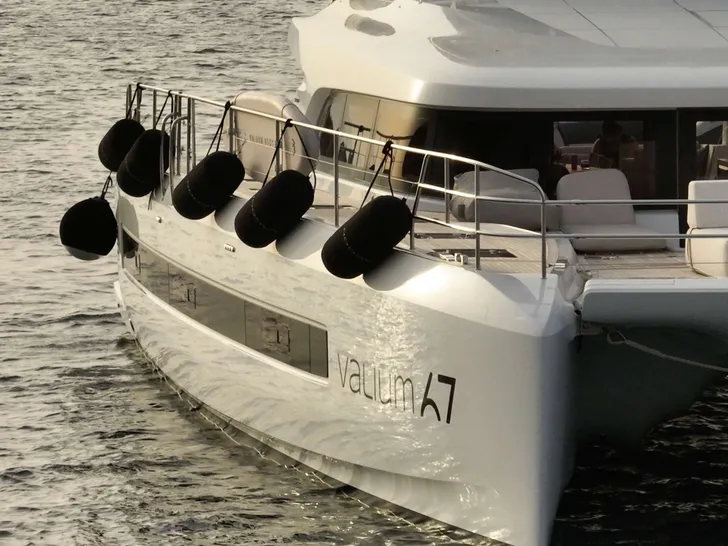 VALIUM 67 Lagoon Sixty 7 - side hull VALIUM 67 Lagoon Sixty 7 - side hull
