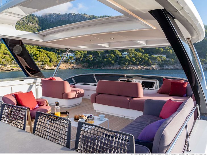 VALIUM 67 - Flybridge VALIUM 67 - Flybridge