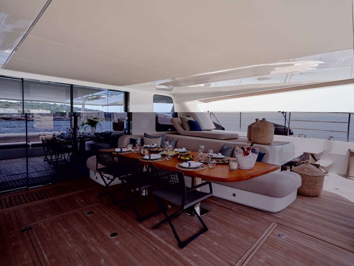 VALIUM 67 Lagoon Sixty 7 - aft deck dining area VALIUM 67 Lagoon Sixty 7 - aft deck dining area