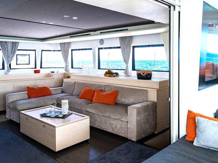 ASTROLABE Lagoon 620 - saloon ASTROLABE Lagoon 620 - saloon