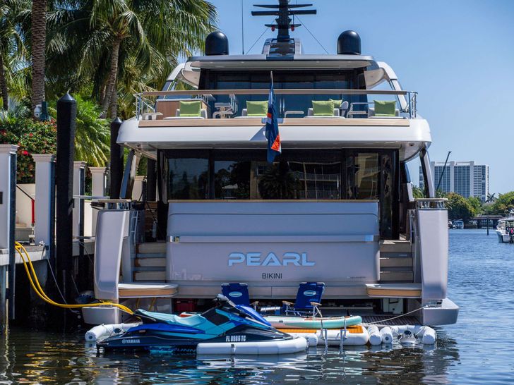 PEARL - Sanlorenzo 86,stern view