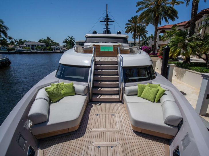 PEARL - forward deck lounge PEARL - forward deck lounge