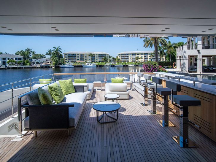 PEARL - alfresco dining PEARL - alfresco dining