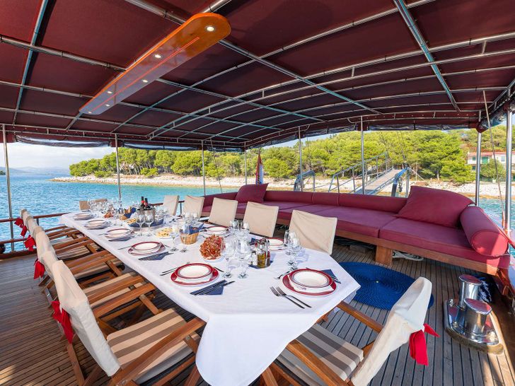 CROATIA Custom Gulet 32m - alfresco dining CROATIA Custom Gulet 32m - alfresco dining