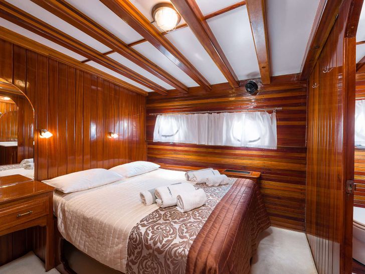 CROATIA Custom Gulet 32m - master cabin CROATIA Custom Gulet 32m - master cabin