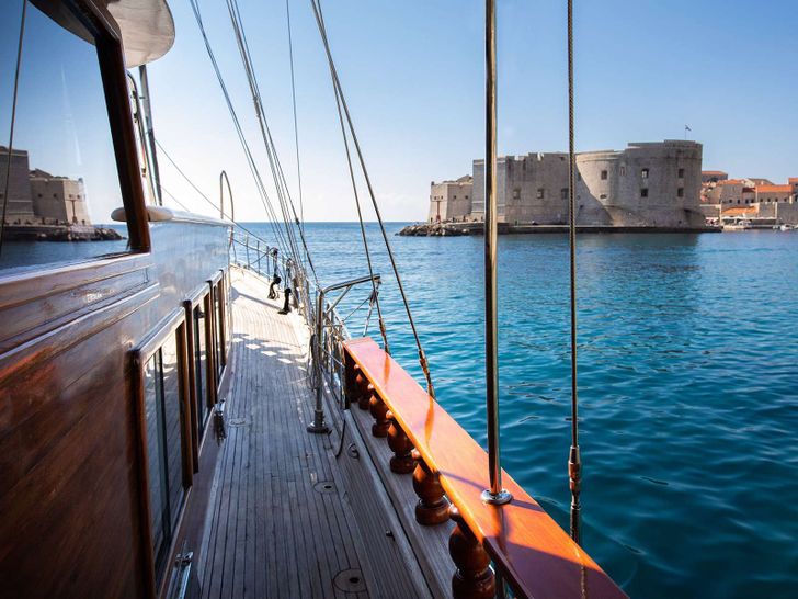 GULET VIVERE 26m Custom Gulet Corridor GULET VIVERE 26m Custom Gulet Corridor