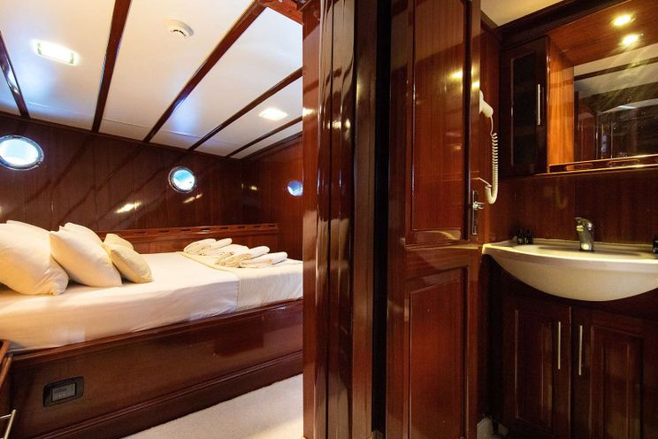 Charter Yacht Gulet Vivere - Custom 26m - 6 Cabins - Dubrovnik - Split