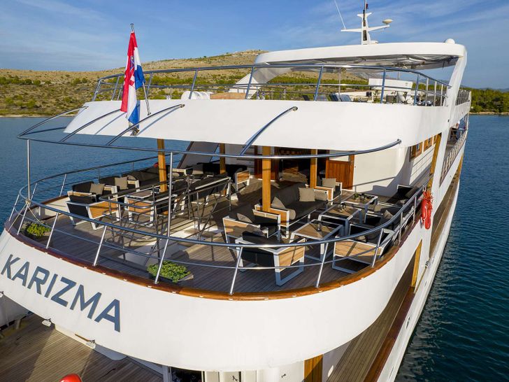 KARIZMA 48m Custom Motor Yacht Dining Area KARIZMA 48m Custom Motor Yacht Dining Area