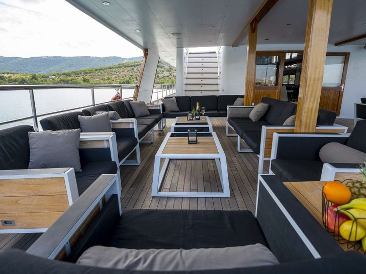 KARIZMA 48m Custom Motor Yacht Dining Area 2 KARIZMA 48m Custom Motor Yacht Dining Area 2