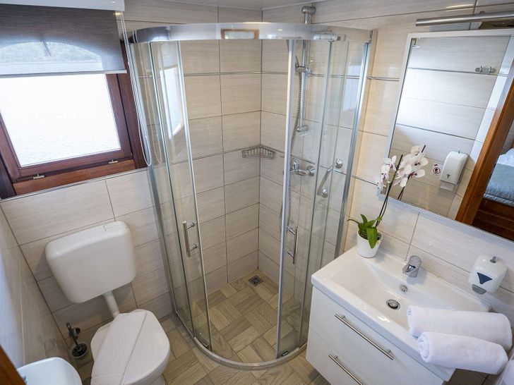 KARIZMA 48m Custom Motor Yacht Bathroom