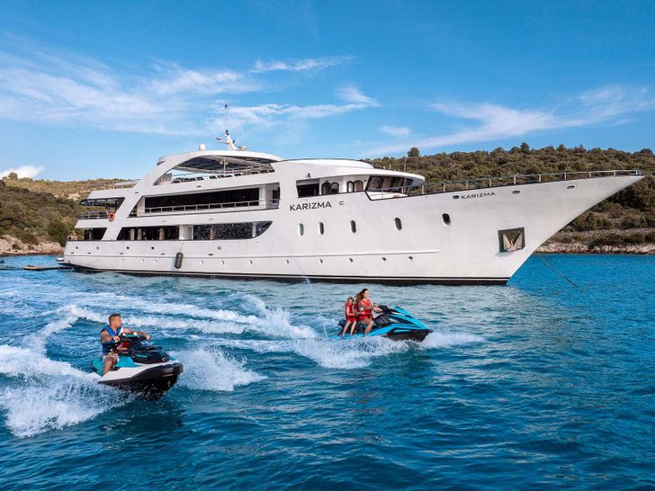 KARIZMA Custom 48m - water activities KARIZMA Custom 48m - water activities