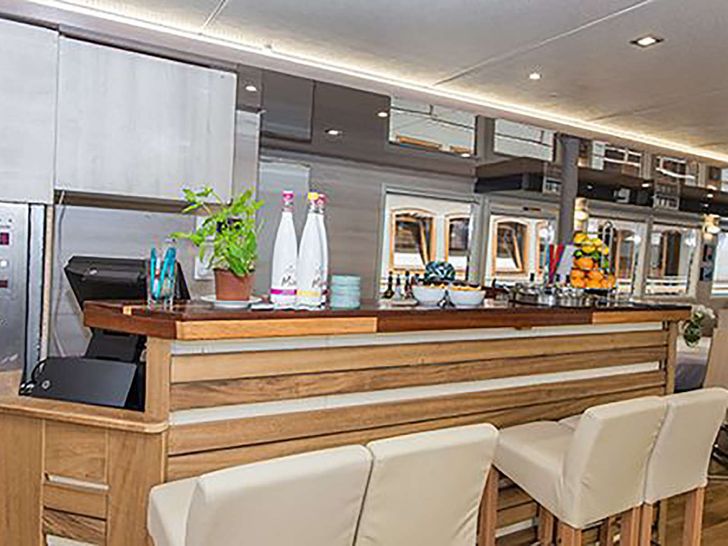 RIVA 48m Custom Motor Yacht Counter 2 RIVA 48m Custom Motor Yacht Counter 2