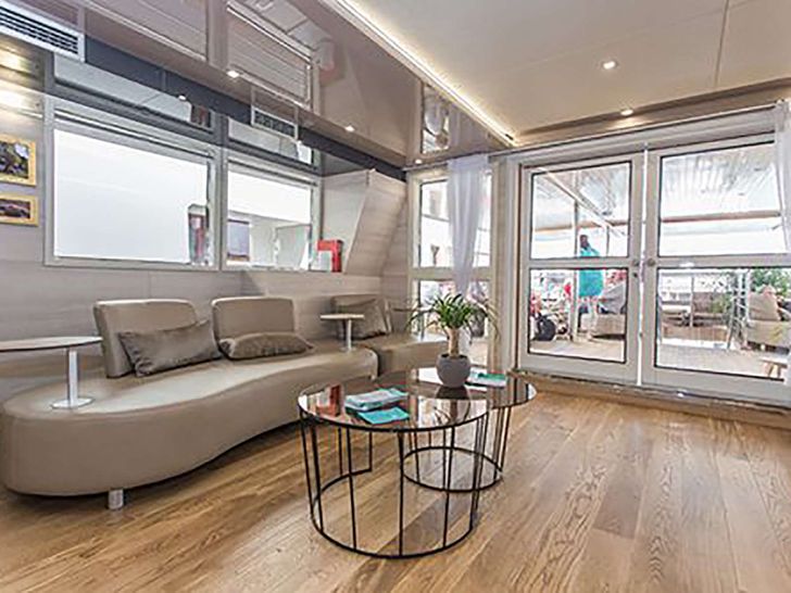 RIVA 48m Custom Motor Yacht Salon RIVA 48m Custom Motor Yacht Salon