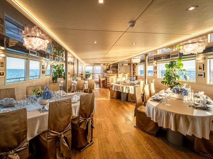 RIVA Custom 48m - main saloon RIVA Custom 48m - main saloon