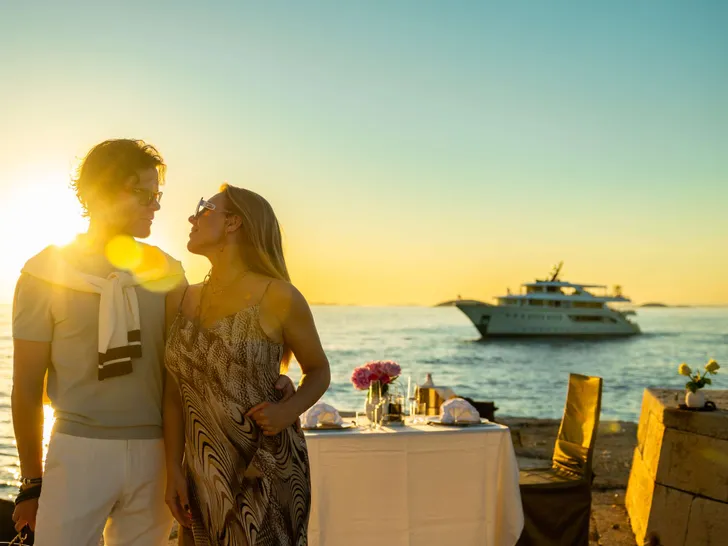 RIVA Custom 48m - romantic date under the sunset RIVA Custom 48m - romantic date under the sunset