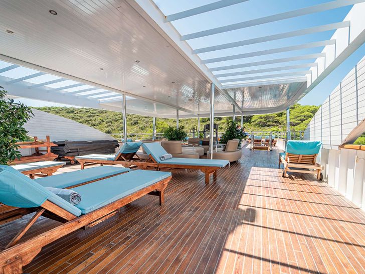 RIVA Custom 48m - sun beds RIVA Custom 48m - sun beds