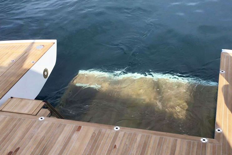 Charter Yacht ESTIA - San Lorenzo SX88 - La Spezia - Naples - Sicily - Riviera - Corsica - Sardinia