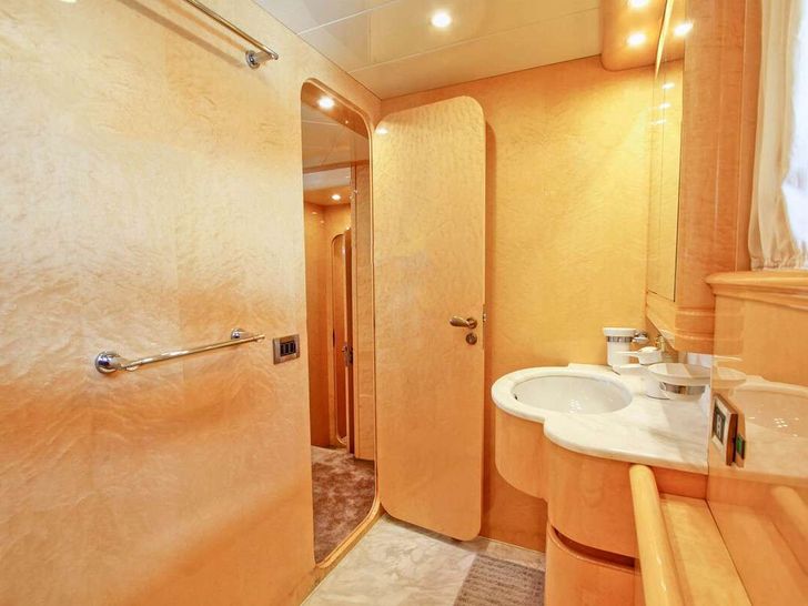 PRIME - Twin Cabin Bathroom PRIME - Twin Cabin Bathroom
