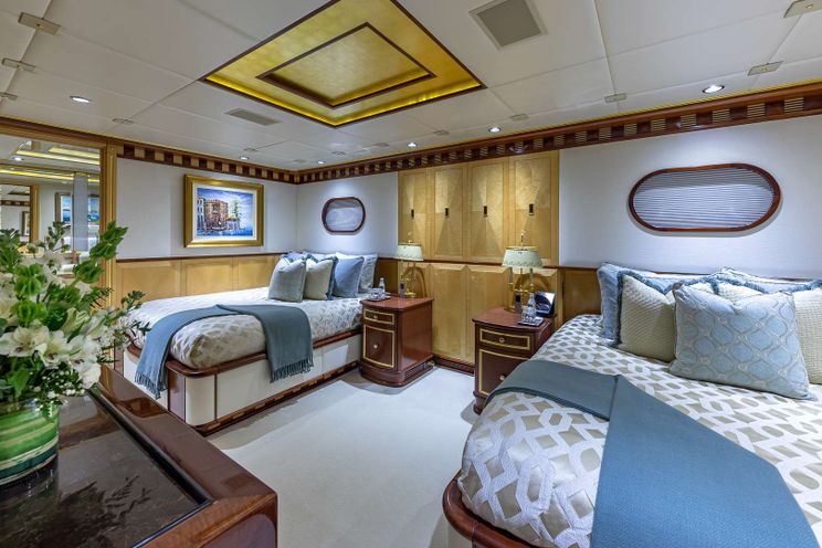 Charter Yacht STARSHIP 185` - Delta Marine 185 - 6 Cabins - Nassau - Bahamas - Florida East Coast - USA