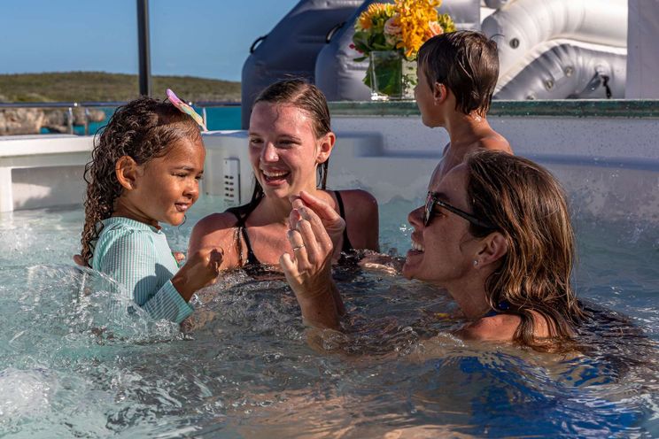 Charter Yacht STARSHIP 185` - Delta Marine 185 - 6 Cabins - Nassau - Bahamas - Florida East Coast - USA