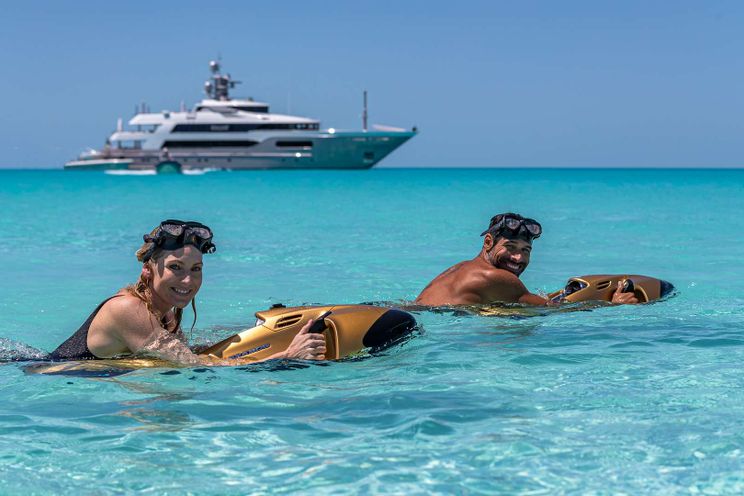 Charter Yacht STARSHIP 185` - Delta Marine 185 - 6 Cabins - Nassau - Bahamas - Florida East Coast - USA