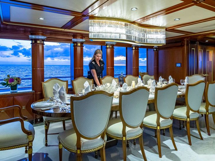 STARSHIP 185' - Delta Marine 185,main dining area STARSHIP 185' - Delta Marine 185,main dining area